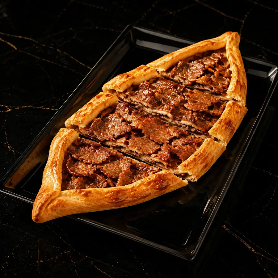 Pide mit saftigem Dönerfleisch